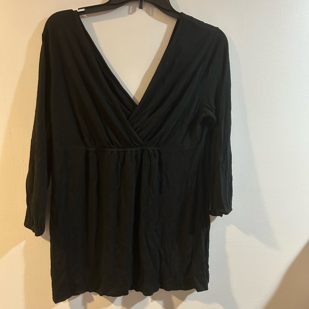 Mossimo black 3/4 sleeves with a v neck size medium